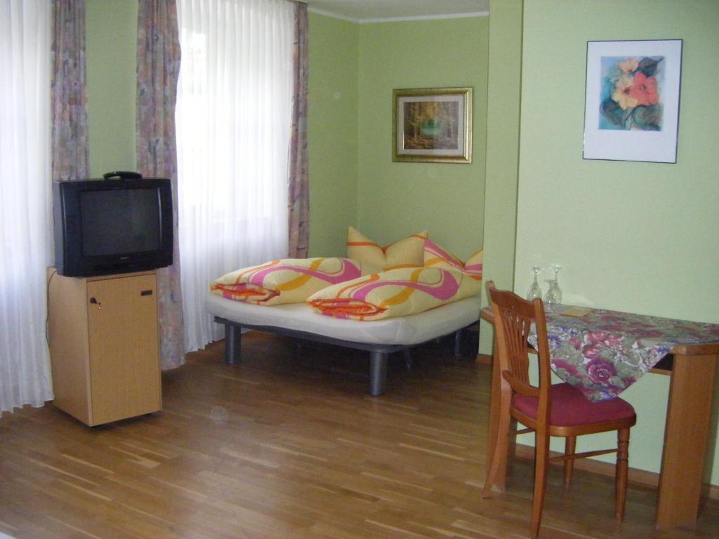 Gasthof Kreuz Hotel Heitersheim Room photo